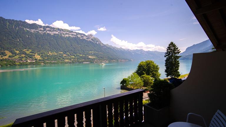 doppelzimmer-superior-aussicht-auf-brienzersee